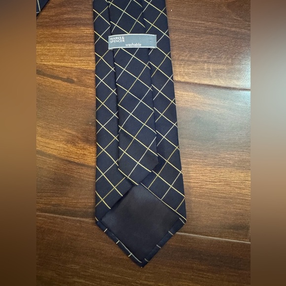 MARKS & SPENCER Navy and Gold Grid Tie - Picture 4 of 10